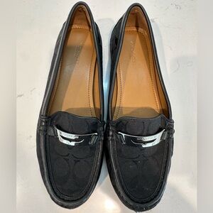 Beautiful Coach Olympia New York in signature Jacquard.  Size 8.5